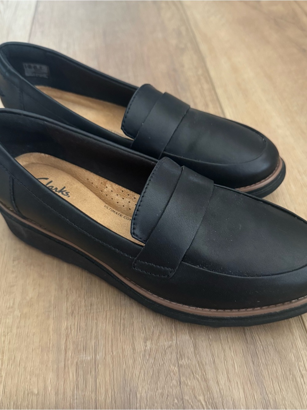 Clarks Black Leather Classic Penny Loafers for Women - Picture 1 of 1